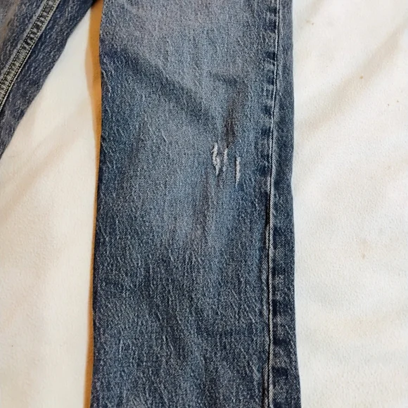 Stylish Distressed Blue Straight Leg Ripped Jeans for Women - Picture 4 of 14